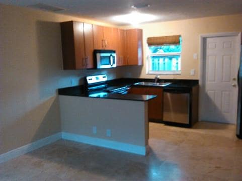 1200 NE 5th Ter, Unit #2 in Fort Lauderdale, FL - Building Photo