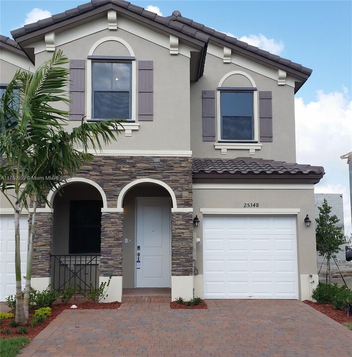 25348 SW 116th Ave in Homestead, FL - Building Photo