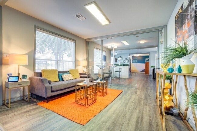 Metro 5514 in Houston, TX - Building Photo - Building Photo