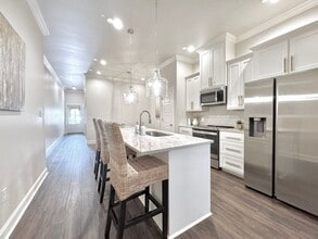 8149 Village Lake Ave in Baton Rouge, LA - Building Photo - Building Photo