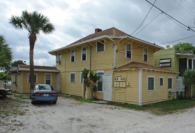 219 N H St in Lake Worth, FL - Foto de edificio - Building Photo