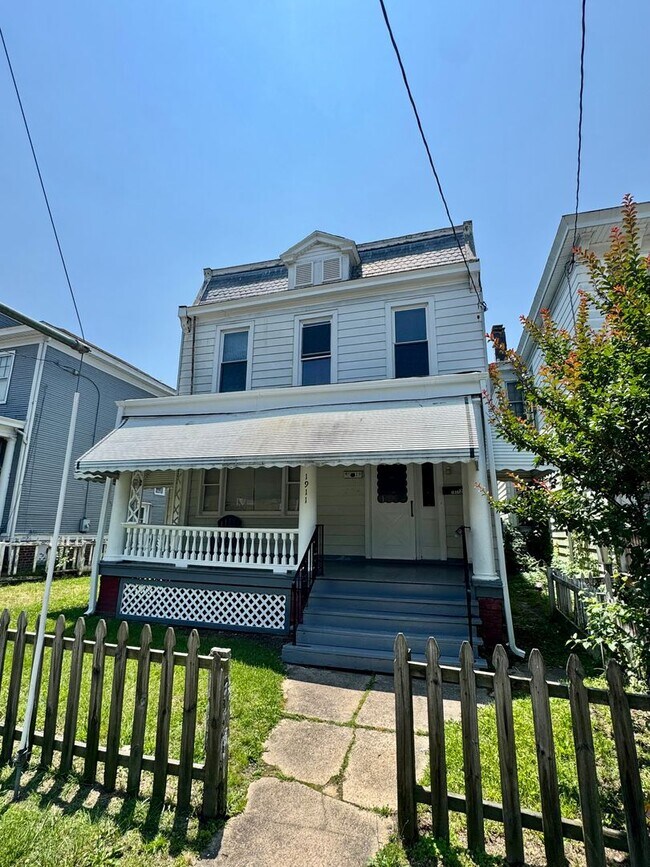 property at 1911 Fairmount Ave