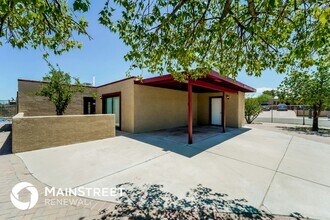 5533 S Santa Cruz Ave in Tucson, AZ - Building Photo - Building Photo