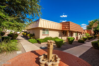 7745 N 19th Ave in Phoenix, AZ - Foto de edificio - Building Photo