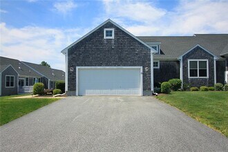 23 Osprey Ct in Middletown, RI - Building Photo - Building Photo