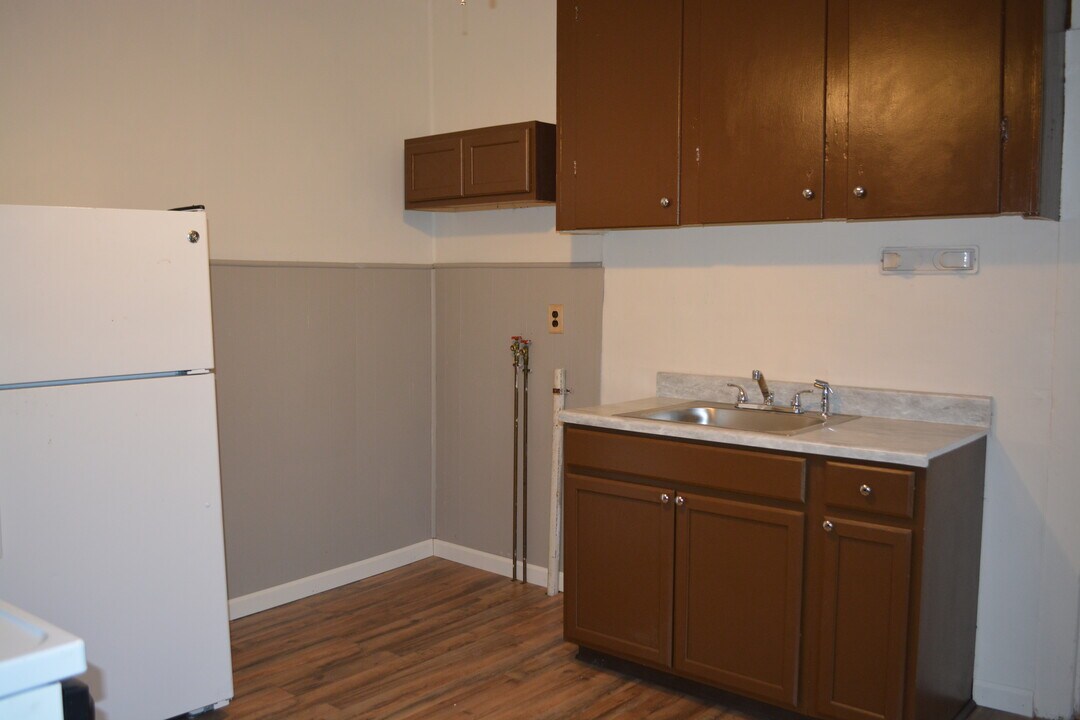 15 Brainard St, Unit 15 in Whitesboro, NY - Foto de edificio