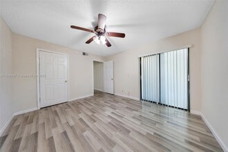 9999 Summerbreeze Dr, Unit 213 in Sunrise, FL - Building Photo - Building Photo
