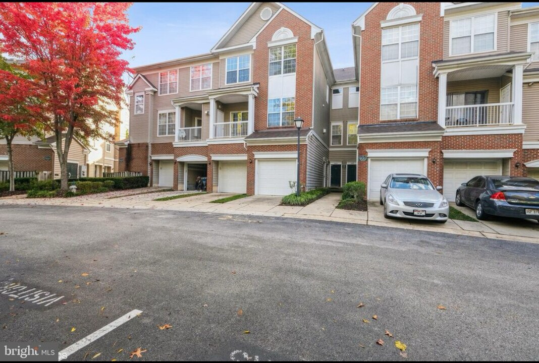 14417 Hampshire Hall Ct, Unit G-1009 in Upper Marlboro, MD - Building Photo