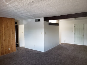 1807 Camino La Canada in Santa Fe, NM - Building Photo - Building Photo
