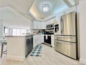 9650 S Ocean Dr in Jensen Beach, FL - Foto de edificio - Building Photo