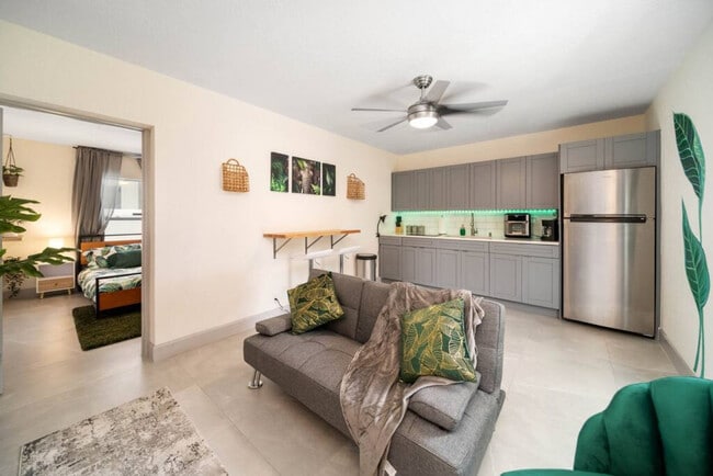 1702 NE 9th St in Fort Lauderdale, FL - Building Photo - Building Photo