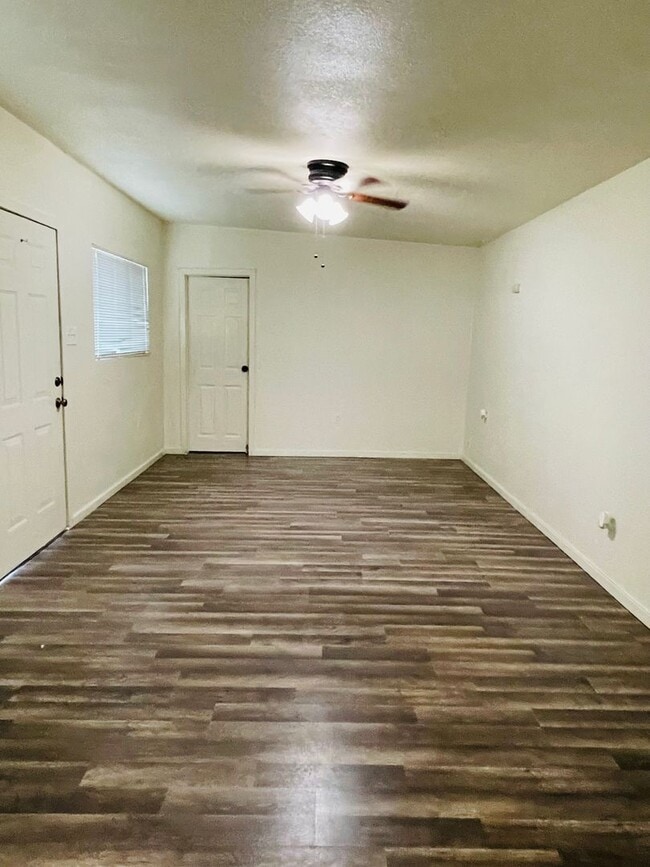 2408 Wulff Ln in Sacramento, CA - Building Photo - Building Photo