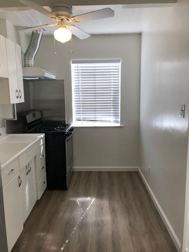 756 Sunset Blvd, Unit 756 in Hayward, CA - Building Photo - Building Photo