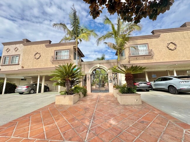 3608 Keystone Av, Unit 12 09