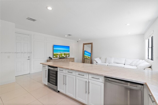 9974 NW 86th Ter in Doral, FL - Building Photo - Building Photo