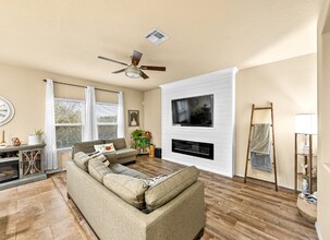 503 Fort Pena in San Antonio, TX - Building Photo - Building Photo