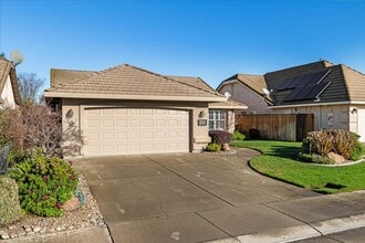 231 Dunsmuir Dr in Lodi, CA - Building Photo - Building Photo