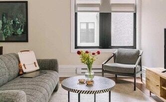 17 S Wabash Ave in Chicago, IL - Building Photo