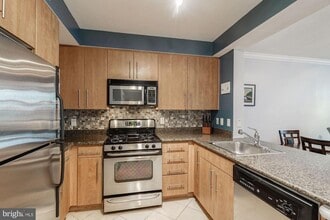 1021 N Garfield St in Arlington, VA - Building Photo - Building Photo