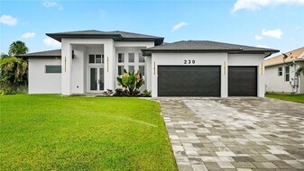 230 W Pine Valley Ln, Unit 4732C1 in Rotonda West, FL - Building Photo