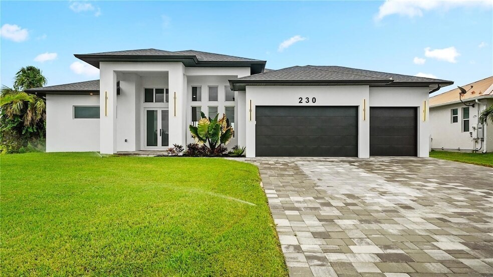 230 W Pine Valley Ln, Unit 4732C1 in Rotonda West, FL - Foto de edificio