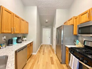 6069 Lights Ferry Rd in Flowery Branch, GA - Building Photo - Building Photo