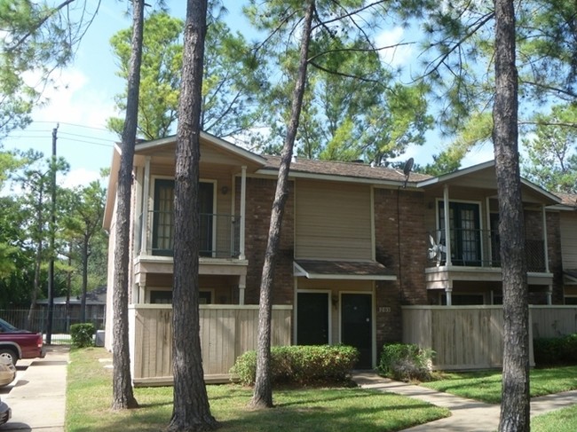 Innwood Pines in Houston, TX - Foto de edificio - Building Photo