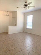 2402 Allred Dr in Austin, TX - Foto de edificio - Building Photo