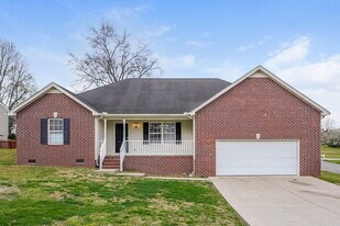 634 Woodland Hills Dr in La Vergne, TN - Building Photo