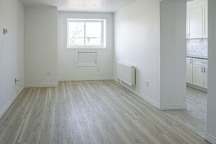 630 Cummings Ave in Ottawa, ON - Building Photo