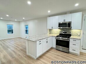 4 Wallingford Rd in Boston, MA - Building Photo - Building Photo