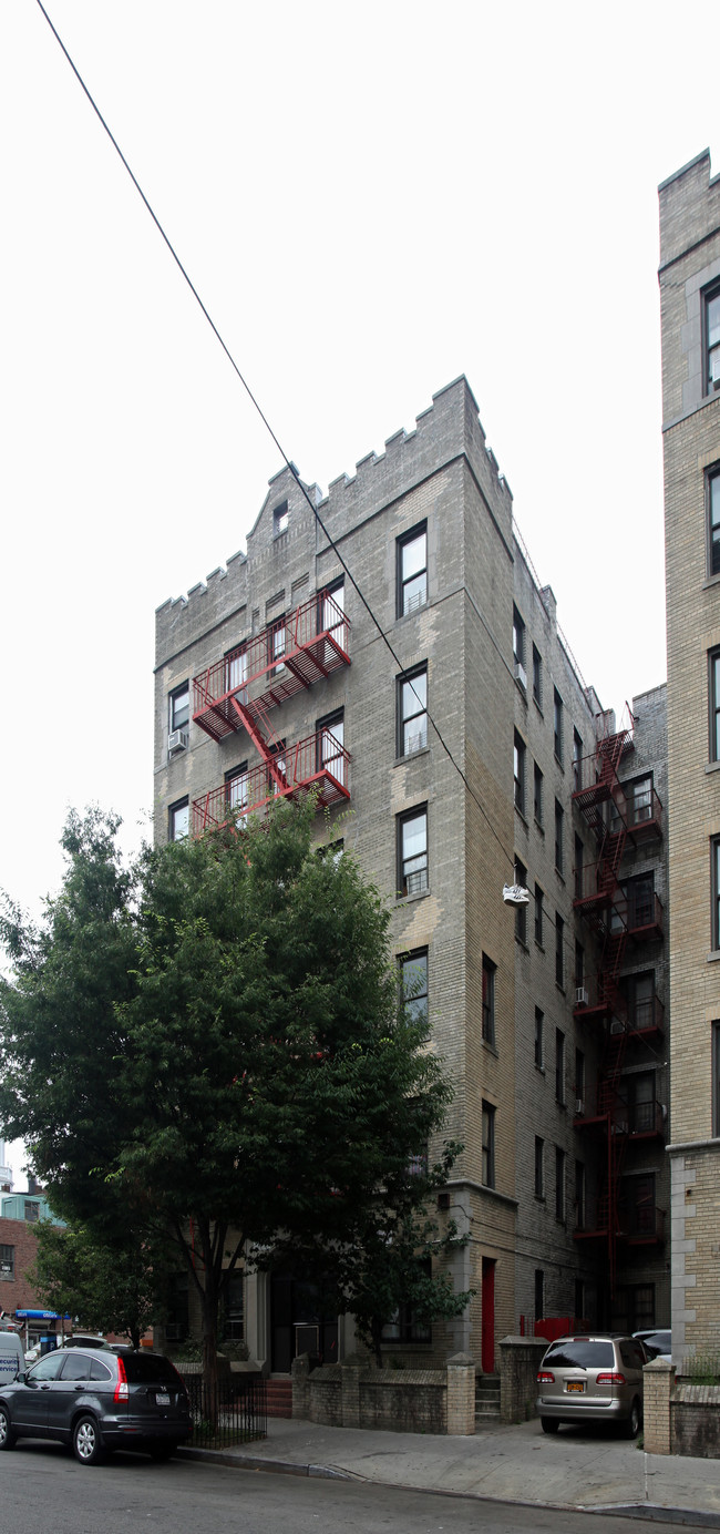 89-38 164th St in Jamaica, NY - Building Photo - Building Photo