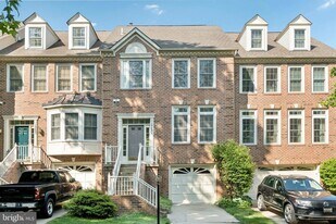 15831 Glacier Ct in North Potomac, MD - Building Photo
