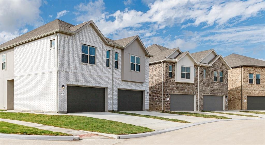 3342T Trim St St in Rosharon, TX - Building Photo