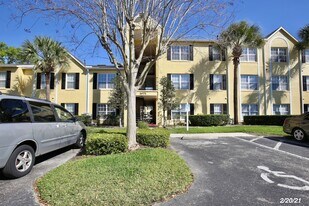2071 Dixie Belle Dr in Orlando, FL - Building Photo