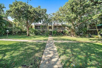 150 Pineview Rd, Unit G8 in Jupiter, FL - Building Photo - Building Photo