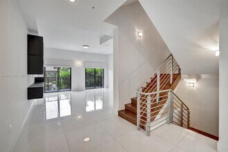 164 SE 4th Terrace in Pompano Beach, FL - Building Photo - Building Photo