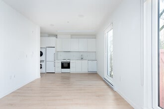 1090 Jervis St in Vancouver, BC - Building Photo - Building Photo