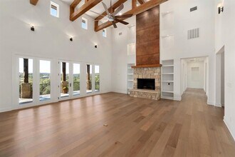 1101 Sprague Ln in West Lake Hills, TX - Building Photo - Building Photo