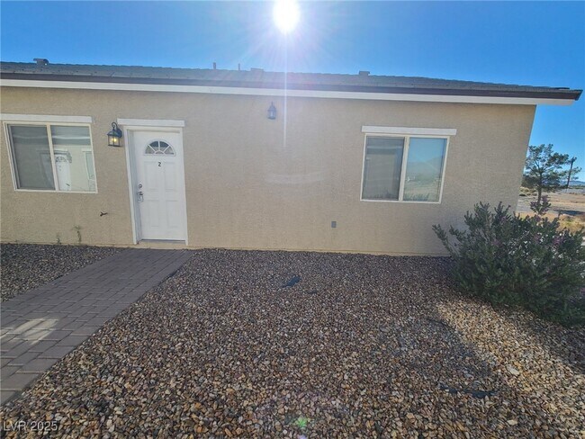 1370 Ogallala St in Pahrump, NV - Building Photo - Building Photo