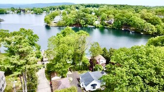 17 Warren Rd in Wolcott, CT - Building Photo