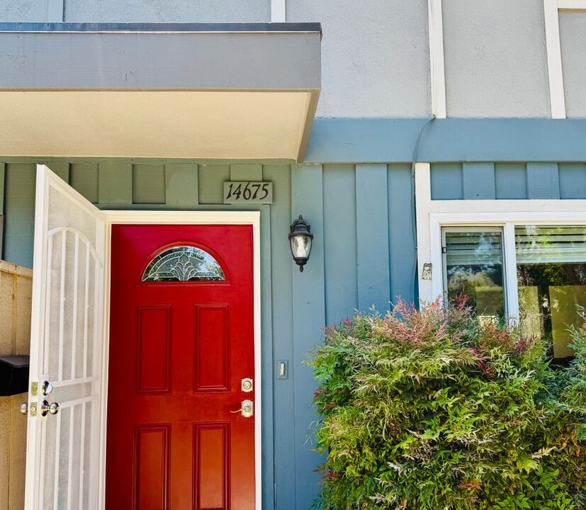 14675 Red Hill Ave in Tustin, CA - Building Photo