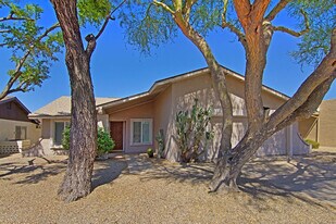 8308 N 86th St in Scottsdale, AZ - Building Photo