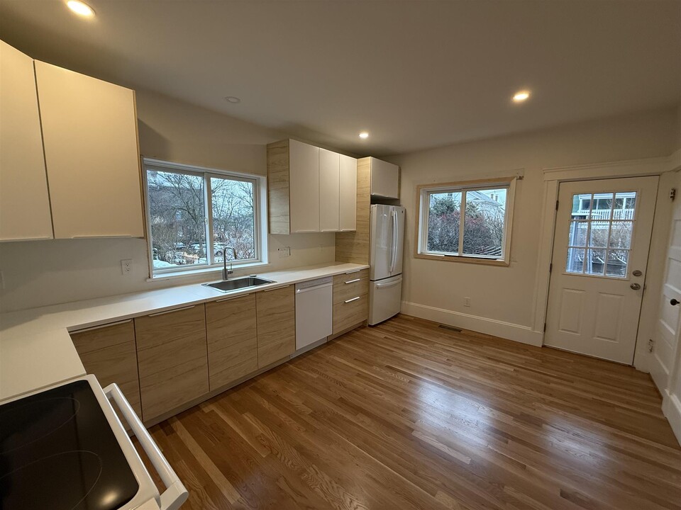 22 Elm Pl, Unit 1 in Somerville, MA - Foto de edificio