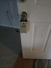 8630 Beekman Pl, Unit A in Alexandria, VA - Building Photo - Building Photo