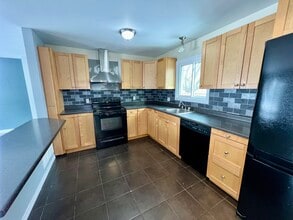 19 Oriole Pkwy in Chatham, ON - Building Photo - Building Photo