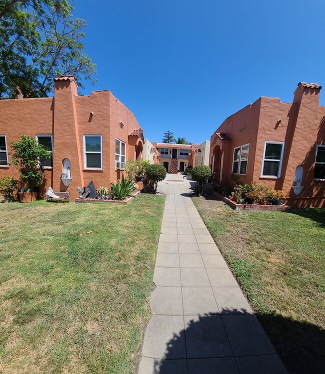 2420 E St in San Diego, CA - Building Photo - Building Photo
