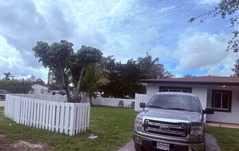 1801 NE 25th Ave in Pompano Beach, FL - Building Photo - Building Photo