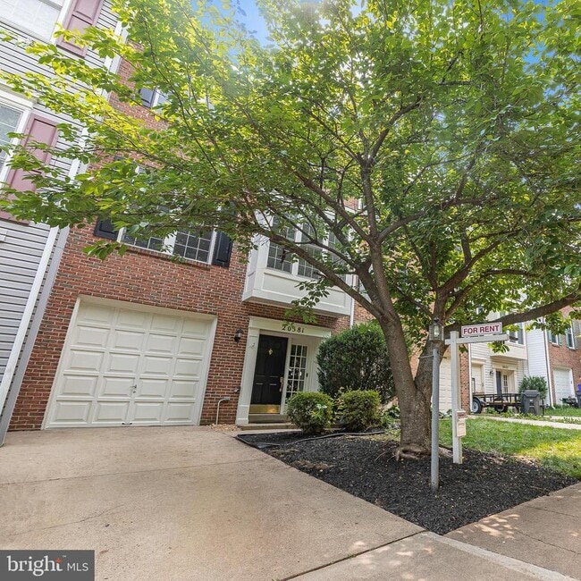 property at 20581 Banbury Square