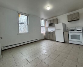 4 SEIDLER St in Jersey City, NJ - Building Photo - Building Photo